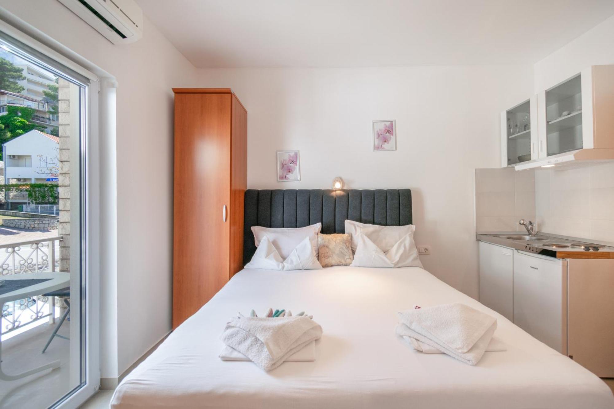 Apartment Kristina Dujmovic Baška Voda エクステリア 写真