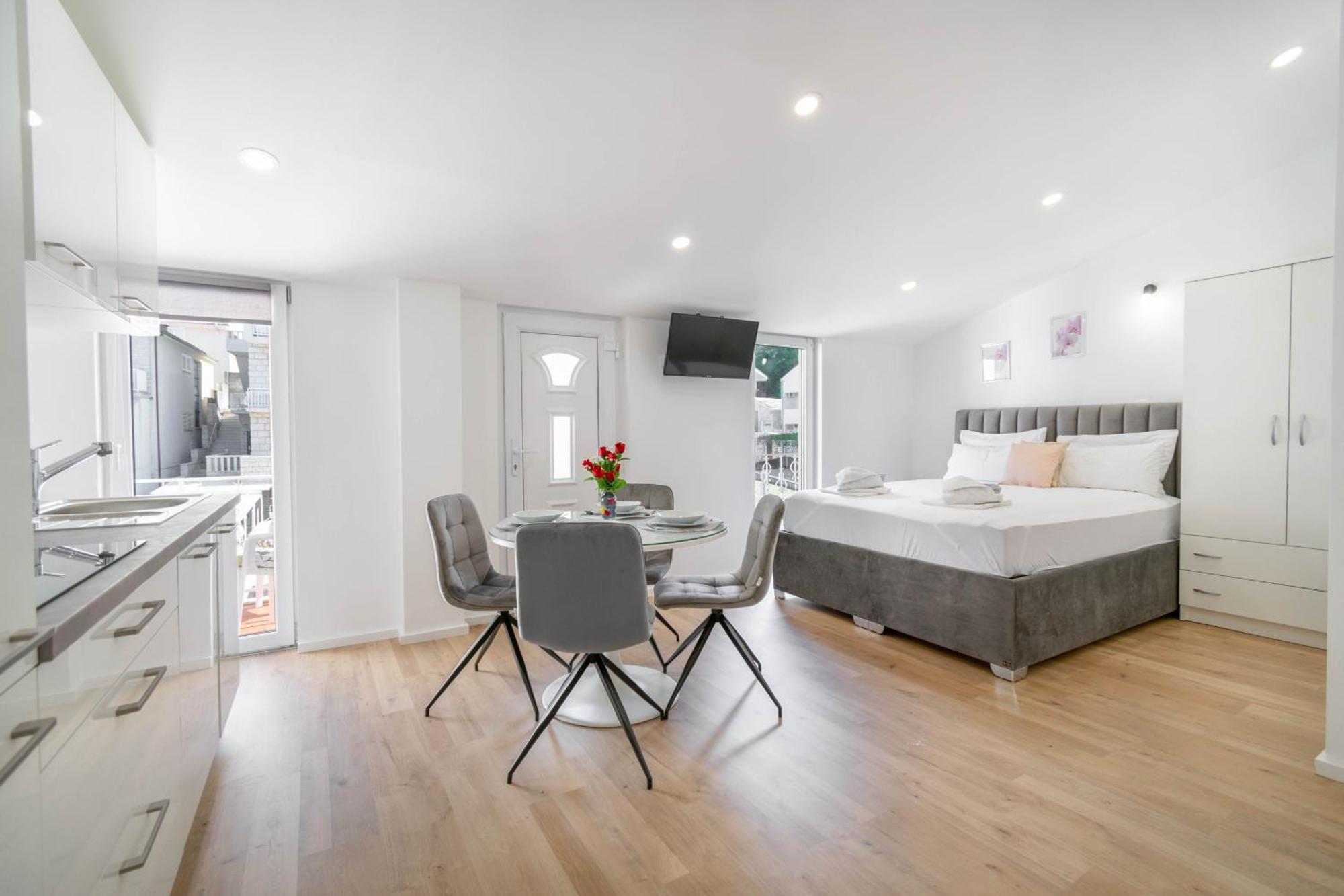 Apartment Kristina Dujmovic Baška Voda エクステリア 写真
